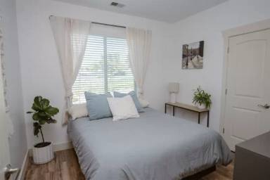 Main picture of 188 W Springview Dr