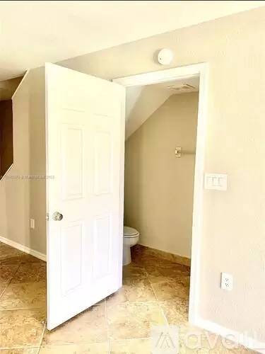 Main picture of 9087 Chambers St