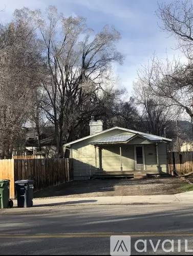 Main picture of 145 W 24th St