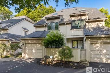 Main picture of 957 East Ave