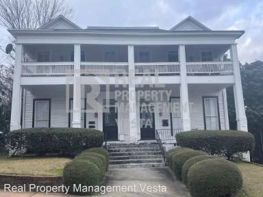 Main picture of 479 Spring St