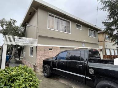 Main picture of 219 Jackson Ave