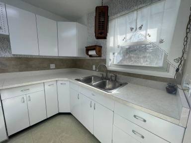 Main picture of 104 Maple Grove Dr
