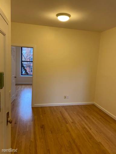 Main picture of 17 Greenwich Ave