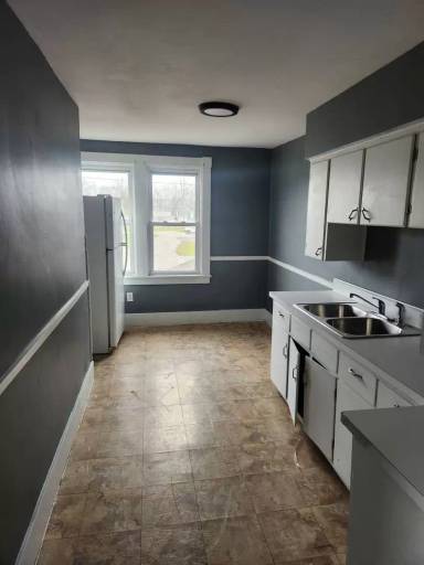 Main picture of 283 Abbe Rd N