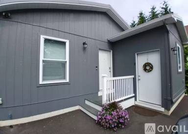 Main picture of 94 N Pearl St