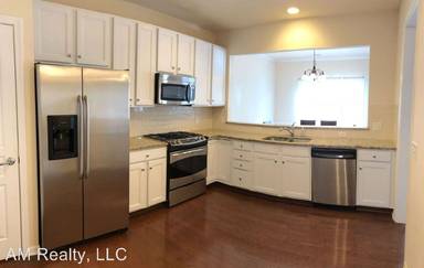 Main picture of 15431 Canmore St