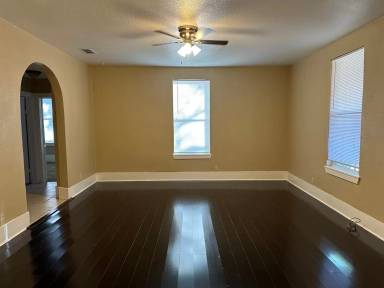 Main picture of 722 S Kennedy Ave