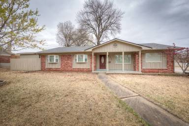 Main picture of 6308 E 56th Pl