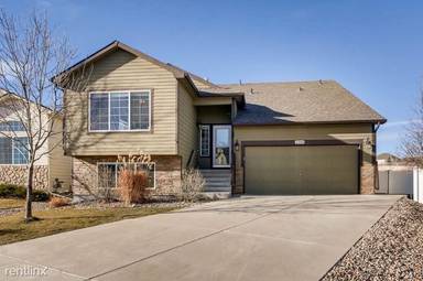 Main picture of 2144 Ballard Ln