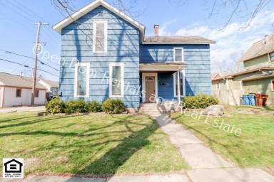 Main picture of 210 W 4th St