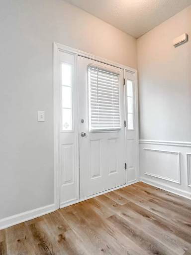 Main picture of 139 Riverstone Commons Cir