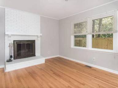Main picture of 815 E Davie St