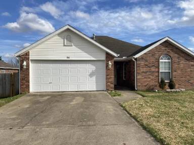 Main picture of 911 SW Cheyenne Dr