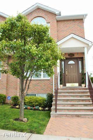 Main picture of 111 Santa Monica Ln