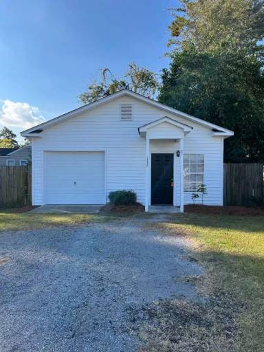 Main picture of 153 Central Dr