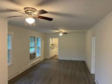 Main picture of 104 Foch St