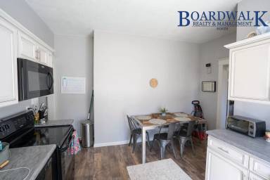 Main picture of 2635 Quincy Ave