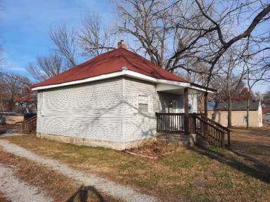 Main picture of 1009 E Locust St