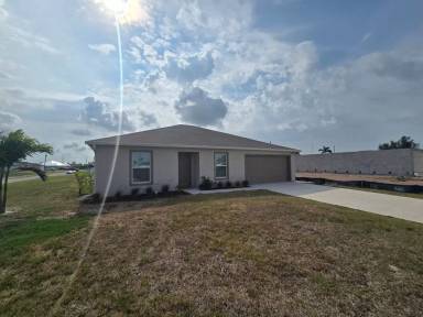 Main picture of 120 NW 25th Ave