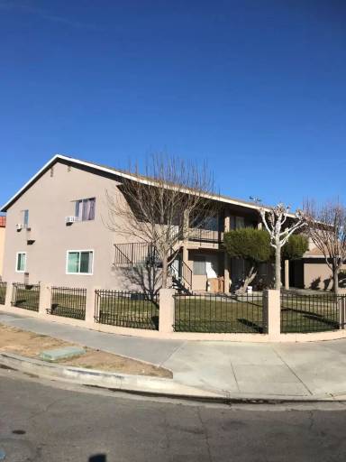 Main picture of 417 E Avenue Q3