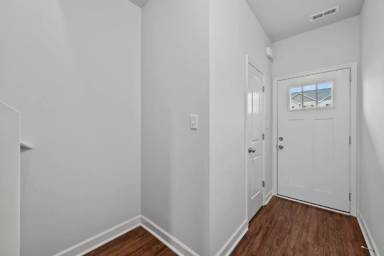 Main picture of 405 Vandemere Ct