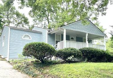 Main picture of 129 N Oxford Ave