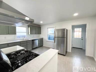 Main picture of 3527 E 4th St