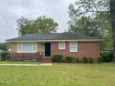 Main picture of 220 Prince Ave