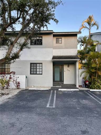 Main picture of 3538 SW 17th St