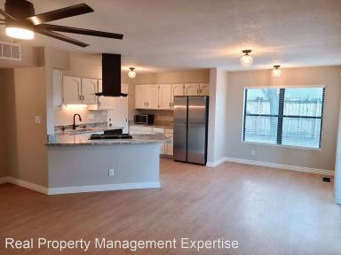 Main picture of 5809 Stratford Ave NW