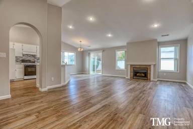Main picture of 16400 NE 79th St