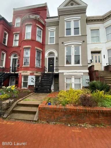Main picture of 25 R St NW