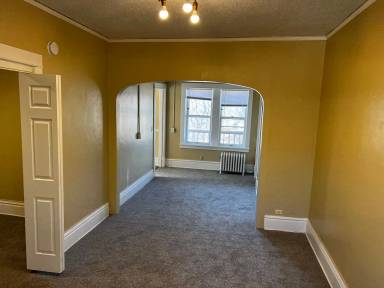 Main picture of 467 Herschel St