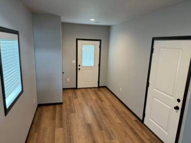 Main picture of 1010 27th Ave W