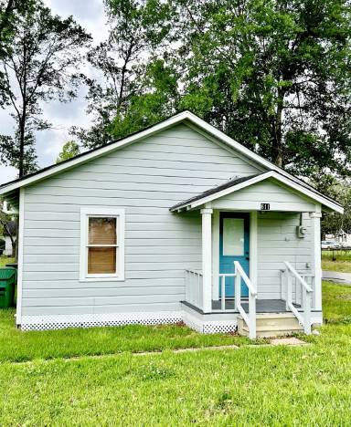 Main picture of 611 Yoakum Ave