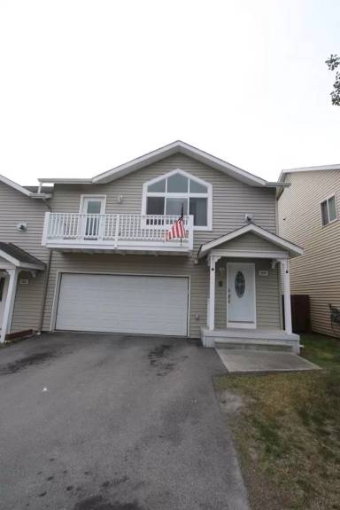 Main picture of 5610 E 43rd Ave