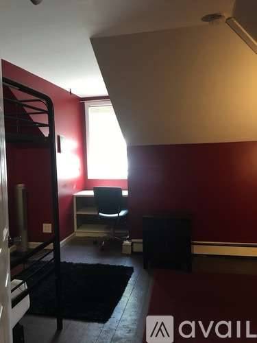 Main picture of 14 Hillside St