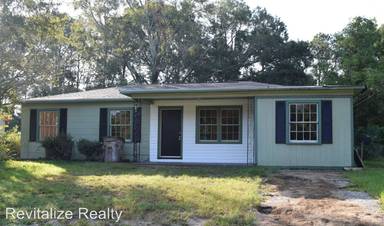 Main picture of 2707 S Faure Dr
