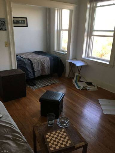 Main picture of 143 Park Dr