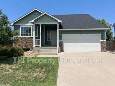 Main picture of 301 W Cottonwood St