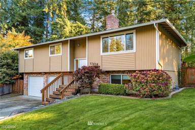 Main picture of 12429 Tatoosh Rd E