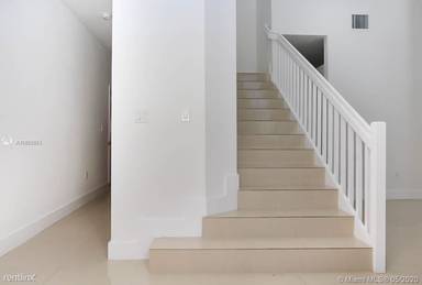 Main picture of 15502 SW 10th Ln