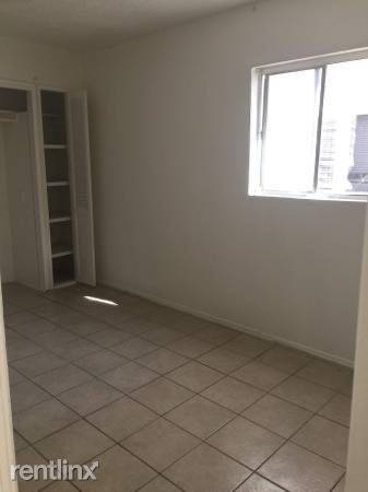 Main picture of 2319 Grand Ave