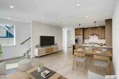 Main picture of 3955 N Vancouver Ave