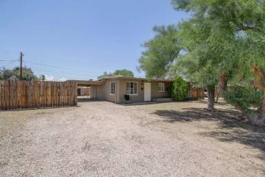 Main picture of 812 S Eli Dr