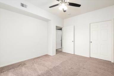 Main picture of 905 S Zeno Way