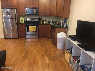 Main picture of 2834 N Albany Ave