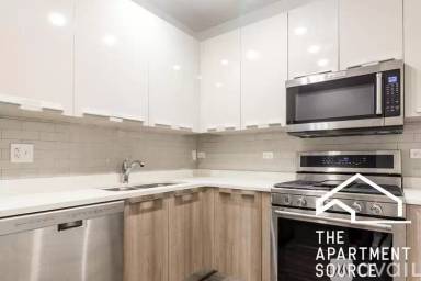 Main picture of 932 W Dakin St