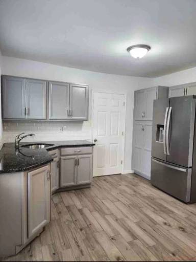 Main picture of 1832 Price St